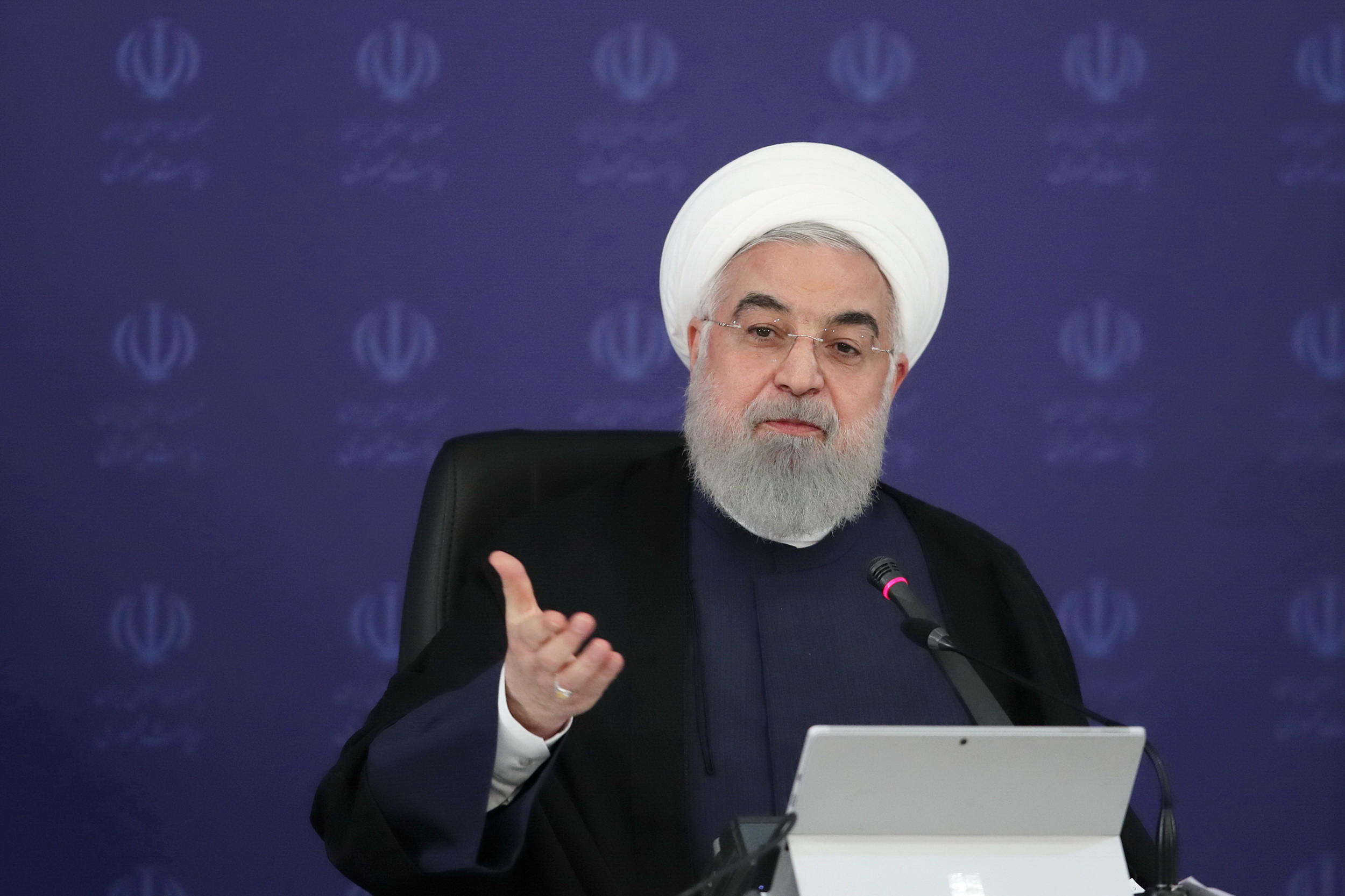 روحانی: تعطیلی ادامه‌دار اماکن مذهبی تا نیمه اردیبهشت +فیلم