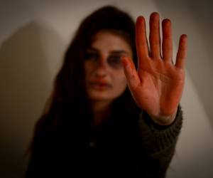 قرنطینه اجباری و افزایش خشونت خانگی علیه زنان