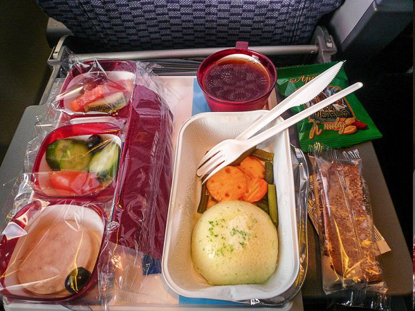 ۱۰نکته درباره غذا خوردن در هواپیما