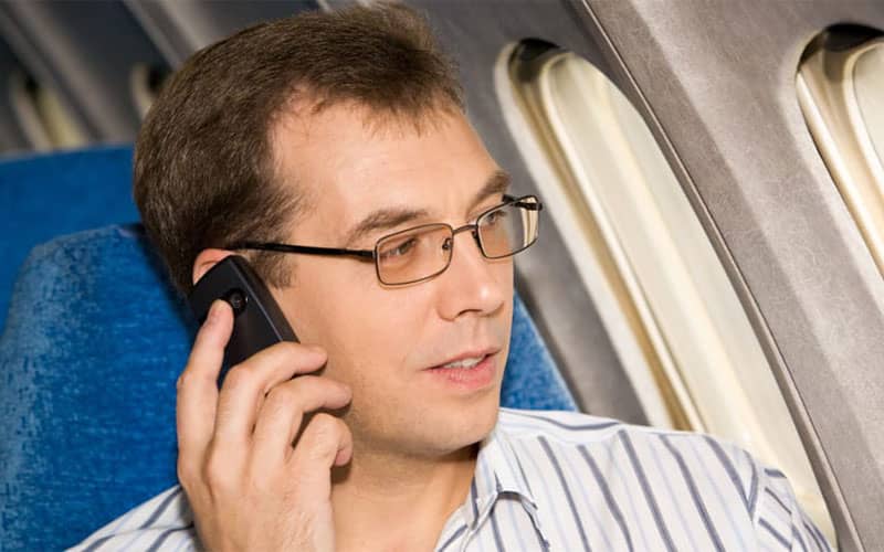 استفاده از تلفن همراه در طول پرواز ممکن است به‌زودی اتفاق بیافتد