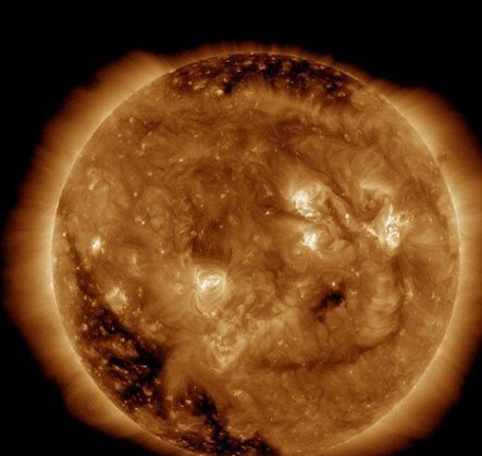 ناسا لبخند خورشید را ثبت کرد +عکس