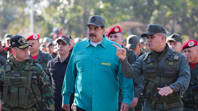 مادورو از سرمایه‌گذاری گسترده در ارتش خبر داد