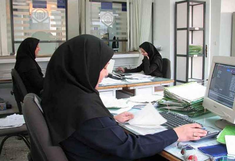 انتقاد امام جمعه کاشان از مختلط بودن محیط کار زنان و مردان