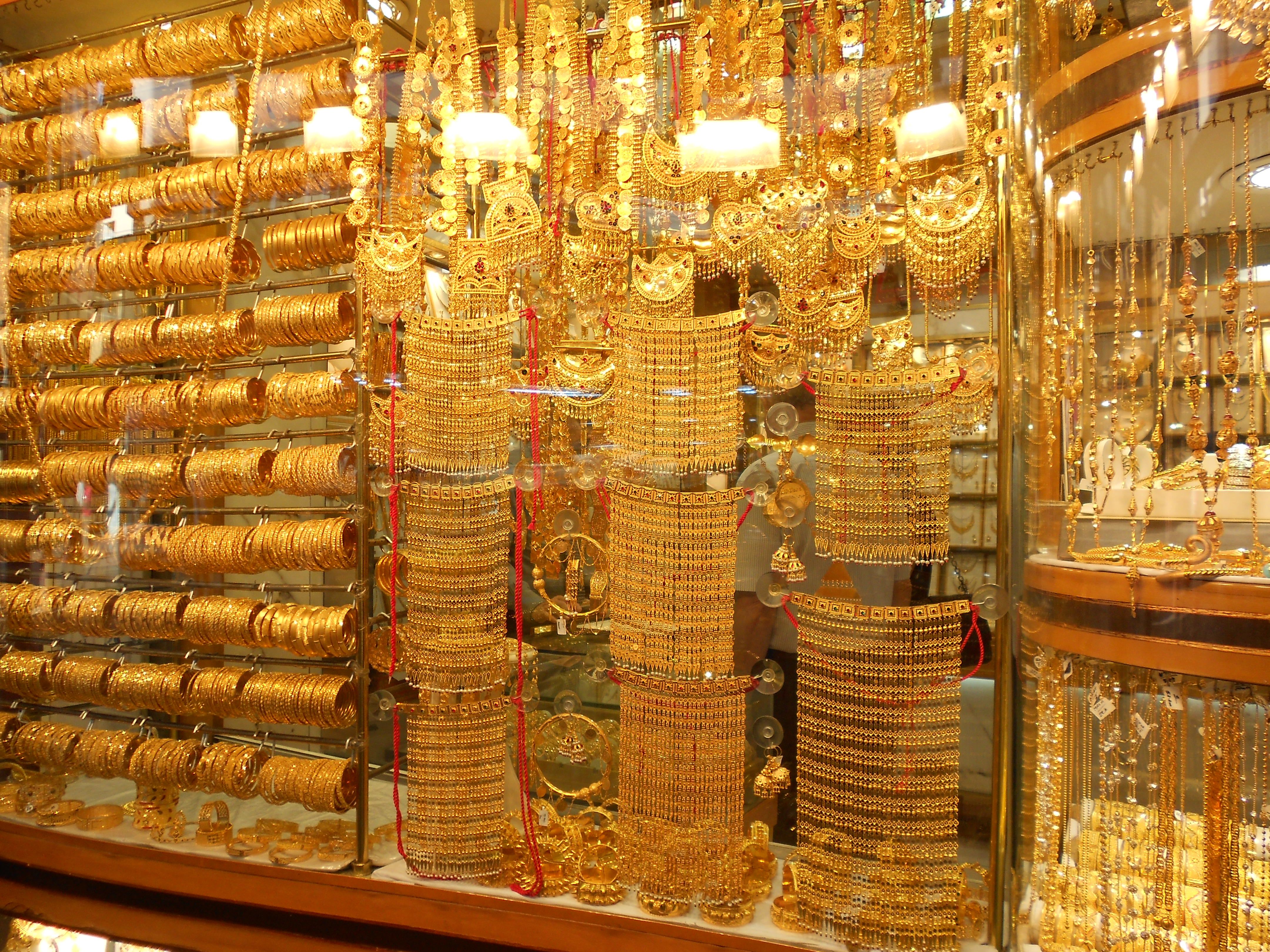 Где золото дубай. Gold Souk Дубай. Дубай Молл золотой базар. ОАЭ, Gold Souk, Deira,Dubai. Дубаи Gold Souk жемчуг.