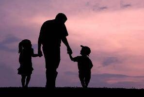 پدر شدن موجب خوش اخلاقی مردان می‌شود