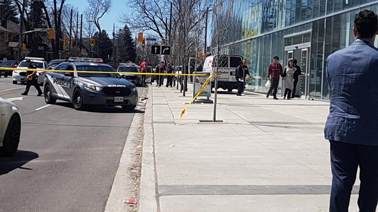 حمله کامیون به عابران در تورنتوی کانادا +فیلم