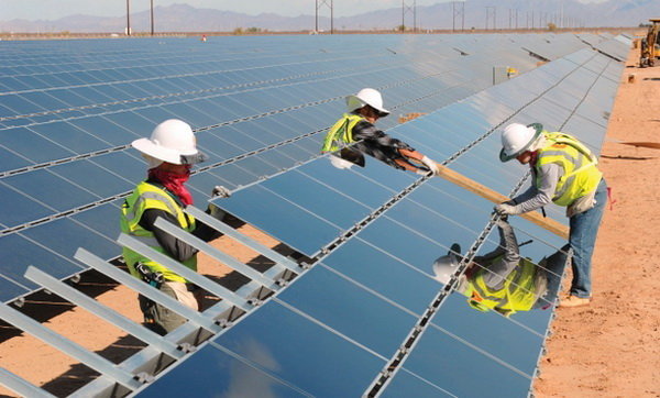 دولت برای توسعه نیروگاه‌های خورشیدی چه برنامه‌ای دارد؟