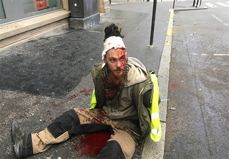 درگیری پلیس با جلیقه زردها در پاریس ۳۰زخمی بر جای گذاشت