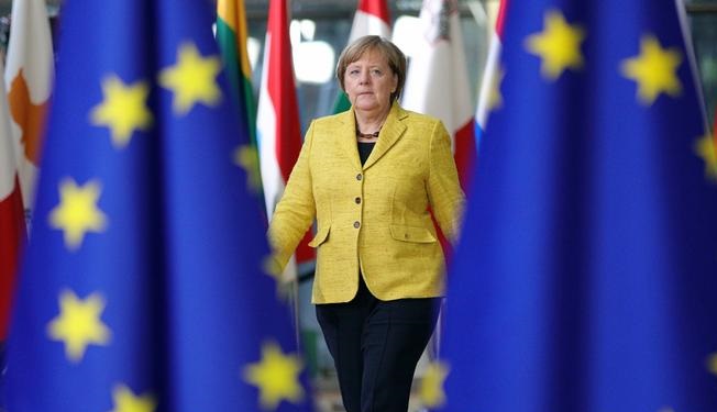 مرکل: روابط آمریکا و اتحادیه اروپا در معرض آسیب قرار گرفته است