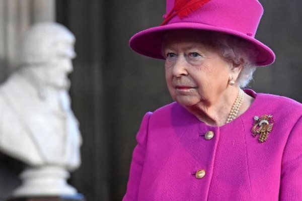 لغو مراسم ادای احترام نظامی به مناسبت تولد ملکه بریتانیا