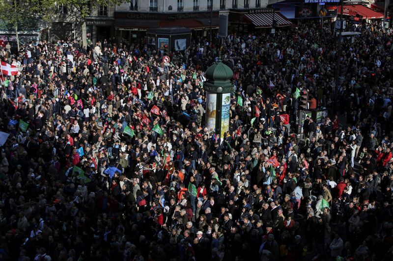 تظاهرات ده‌ها هزار فرانسوی علیه لایحه بحث‌ برانگیز دولت مکرون