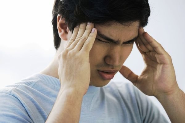  چگونه بفهمیم سردرد داریم یا میگرن؟