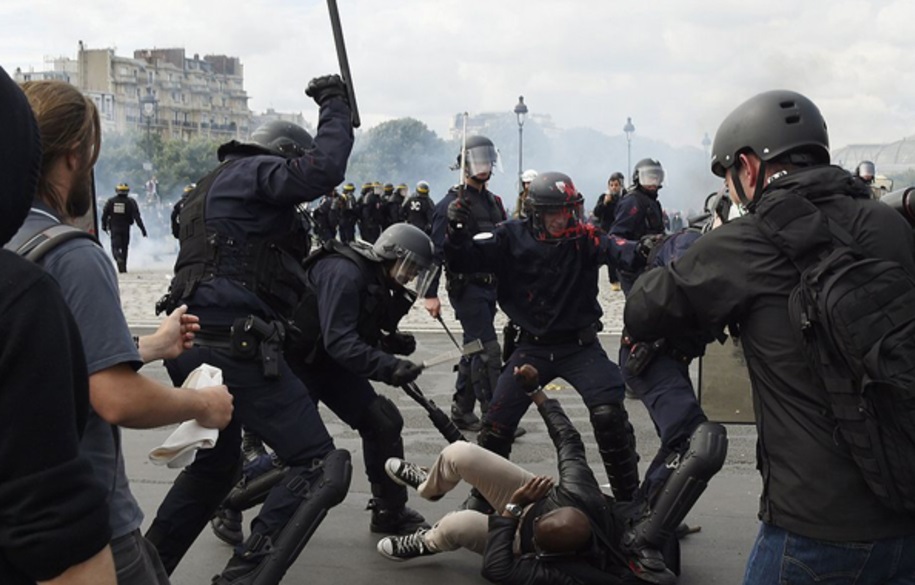 برخورد خشونت‌آمیز پلیس فرانسه با معترضان +فیلم