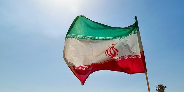 
کدام کشورها پای نفت ایران ایستاده‌اند؟
