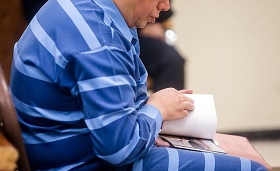  پیشنهاد وکیل باقری‌درمنی برای توقف اجرای حکم اعدام 