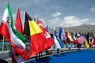 تکاپوی ۴۷۱ شرکت خارجی برای ورود به بازار پوشاک ایران