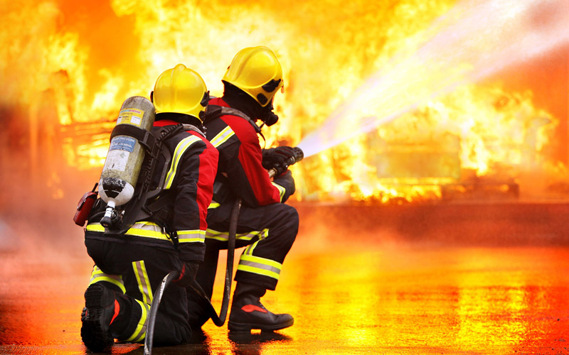 دستور زاکانی برای مسکن و بهبود معیشت آتش‌نشانان