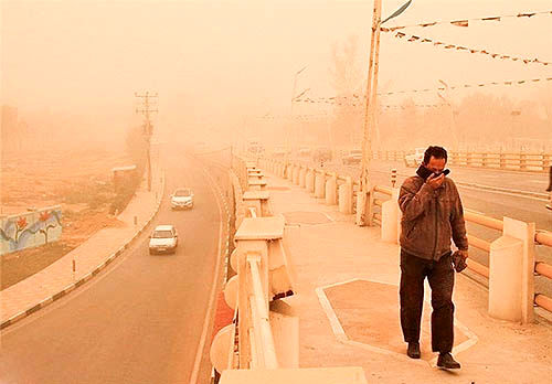 آسمان عراق نارنجی شد! + فیلم