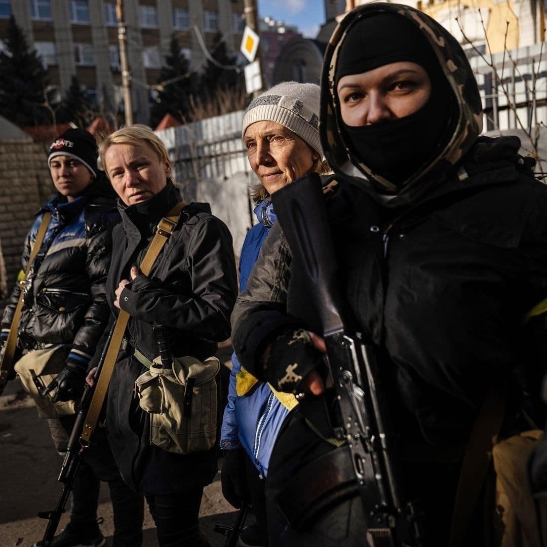 اسلحه به دست شدن زنان غیرنظامی اوکراین