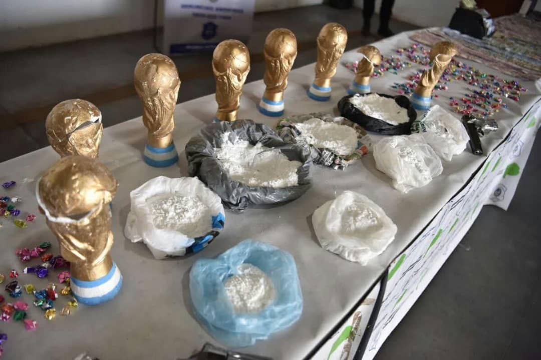 کشف مخدر در مجسمه‌های جام جهانی فوتبال در آرژانتین