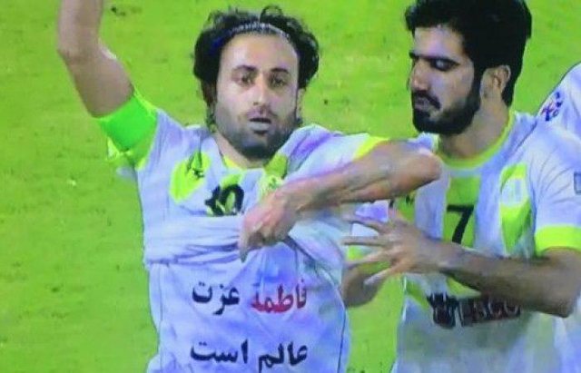 هشدار AFC به داوران به خاطر حرکت جنجالی رجب‌زاده