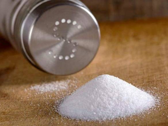 اینکه هوس خوردن نمک و غذای شور دارم از چیه؟
