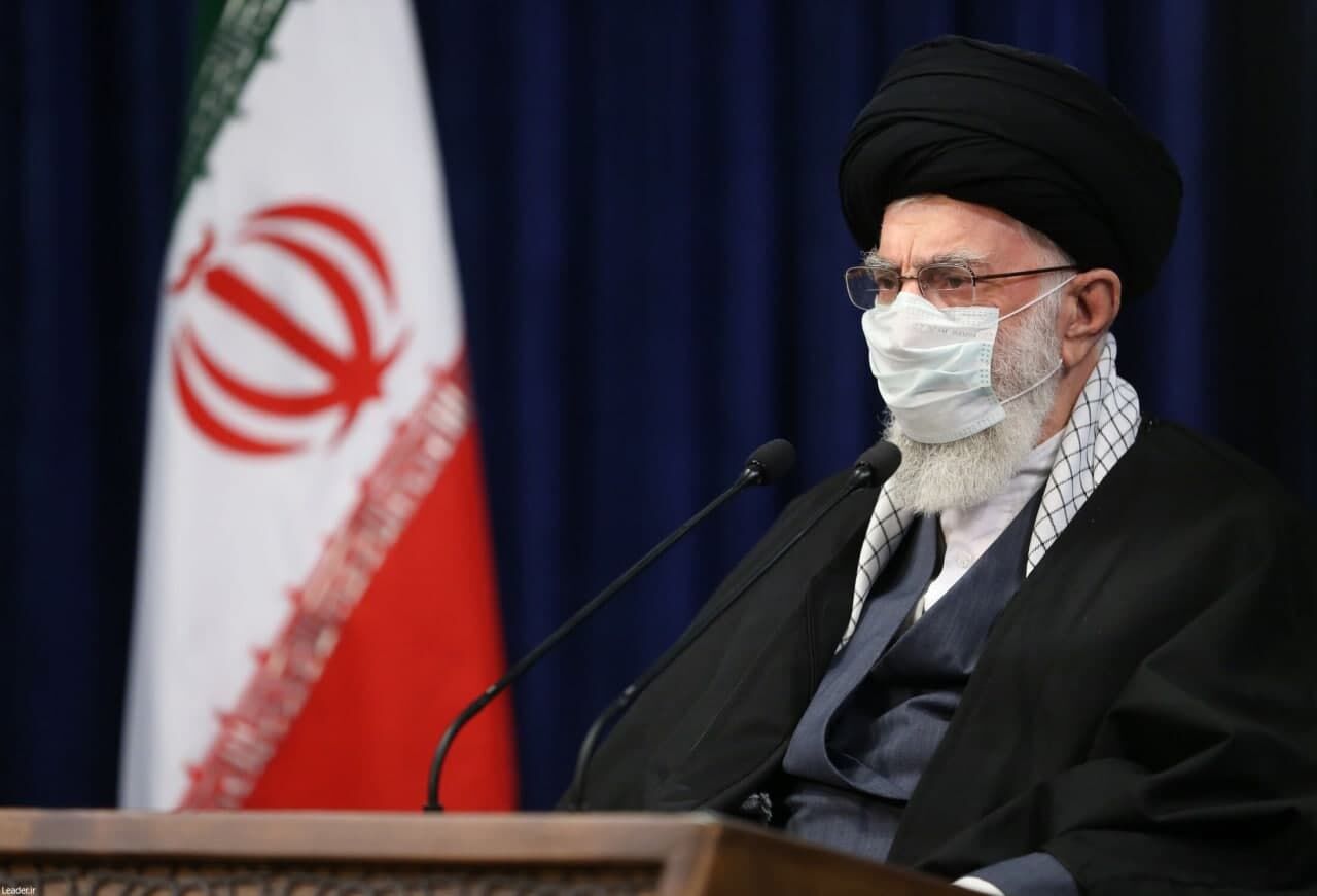 استفاده از ماسک ایرانی توسط رهبر انقلاب