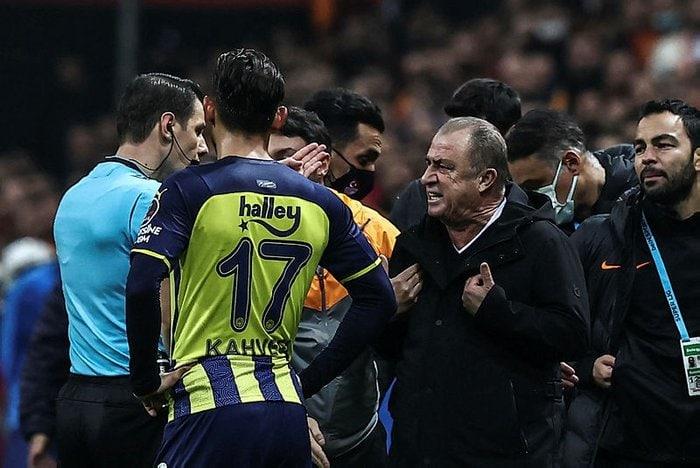 پیروزی فنرباغچه در دربی استانبول با تم سریال بازی مرکب! +  عکس