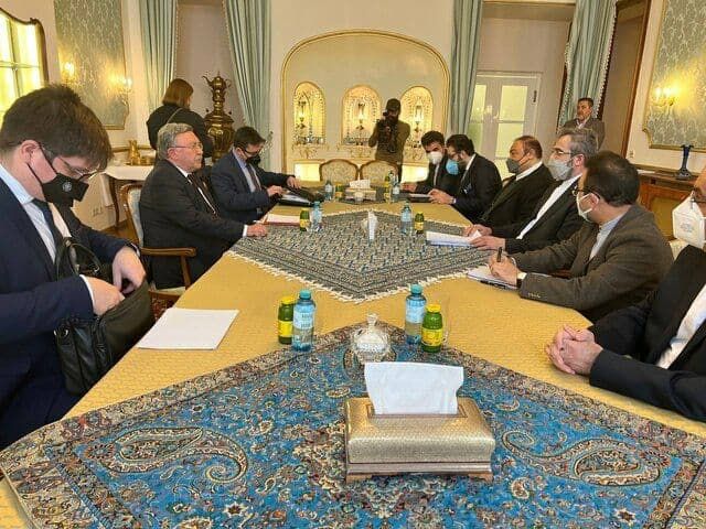 جلسه دوجانبه هیات های ایران و روسیه در وین