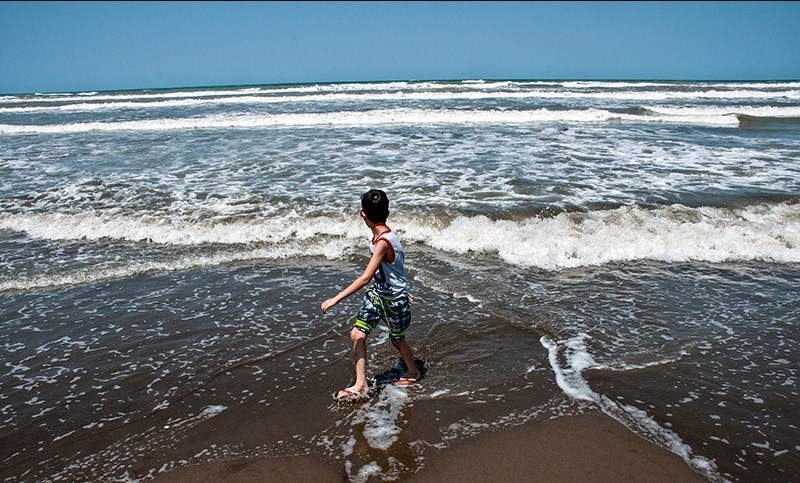 شنا در دریای مازندران ممنوع شد