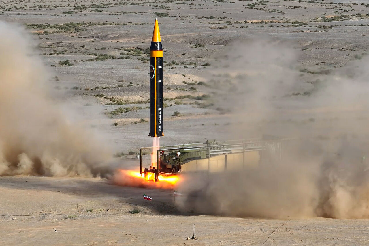 جدیدترین موشک بالستیک ایرانی رونمایی شد + عکس
