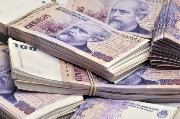 آرژانتین برای کنترل تورم، قانون تثبیت قیمت‌ها را اجرا کرد