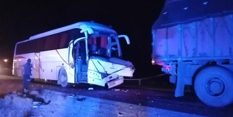 4کشته در تصادف اتوبوس با تریلی