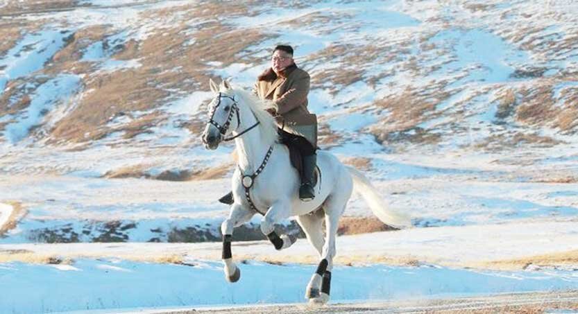 رهبر کره شمالی با اسب سفید در کوه مقدس! +فیلم