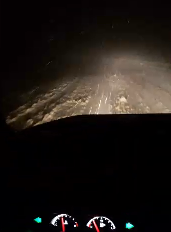 بارش برف در محور مریوان-سنندج؛ هم‌اکنون +فیلم