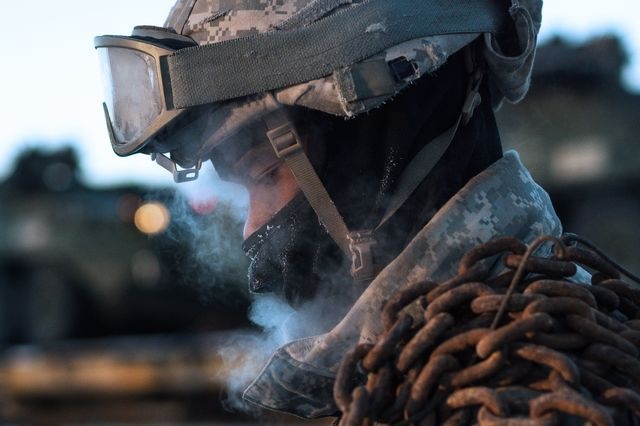 سربازی در سرمای آلاسکا در عکس روز نشنال جئوگرافیک