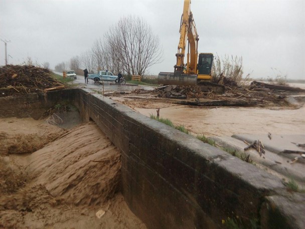 سیلاب در مازندران/ دستور تخلیه خانه‌های حاشیه رودخانه نکا صادر شد