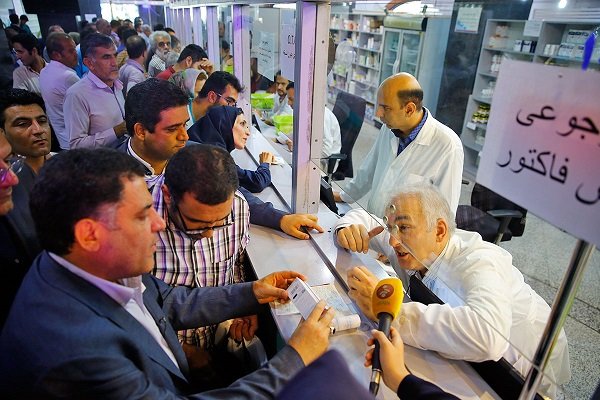 پزشکان از تجویز داروهای خارجی مشابه ایرانی خودداری کنند