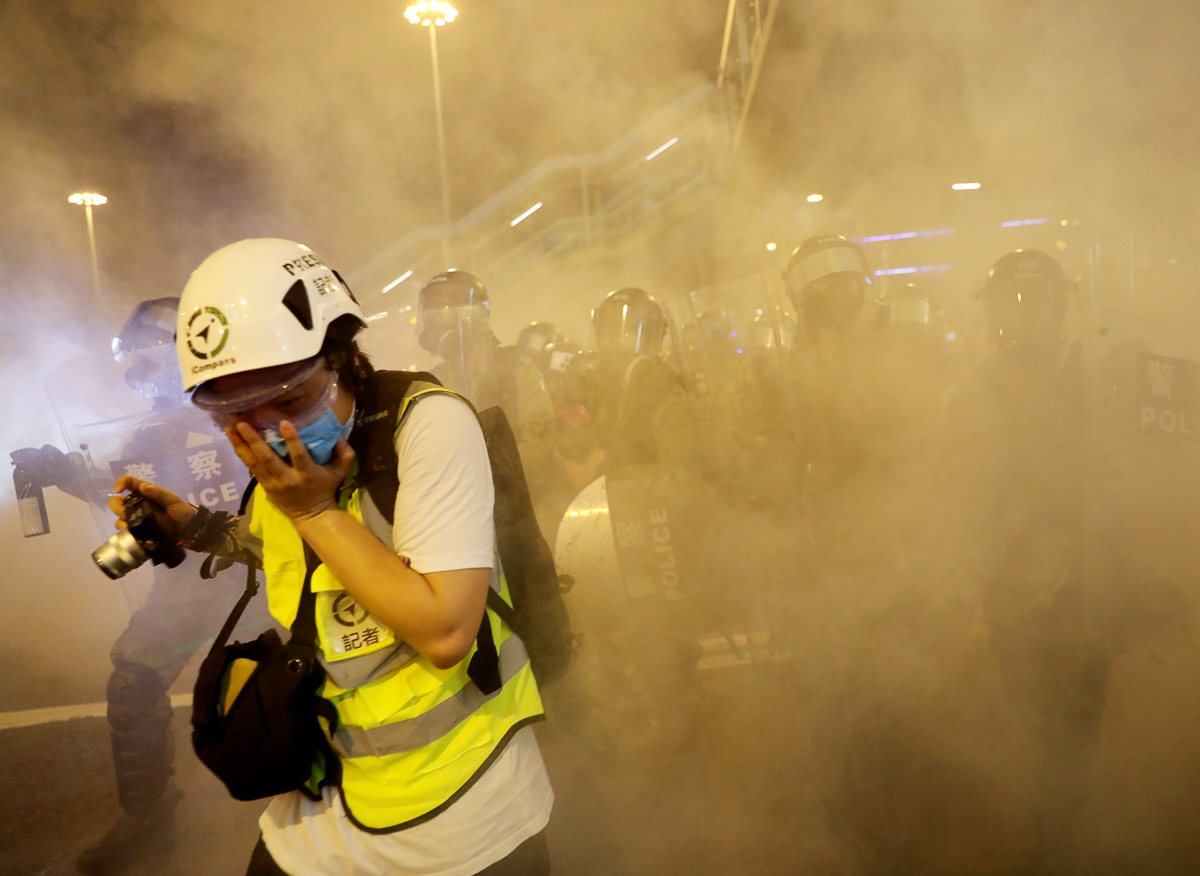  درگیری‌ شدید  بین معترضان هنگ کنگی و پلیس +فیلم
