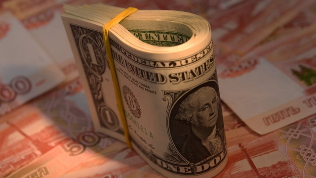 روسیه آمریکا را به سوء‌استفاده از دلار متهم کرد