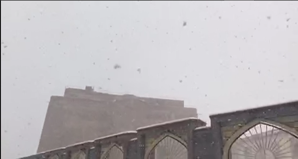 هم‌اکنون بارش برف در تبریز +فیلم