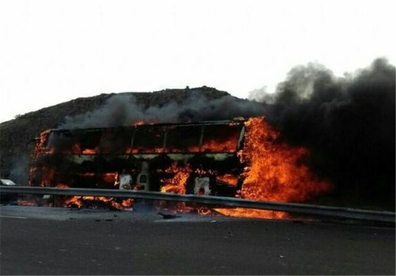 آتش گرفتن اتوبوس کرمان- خرم‌آباد +فیلم