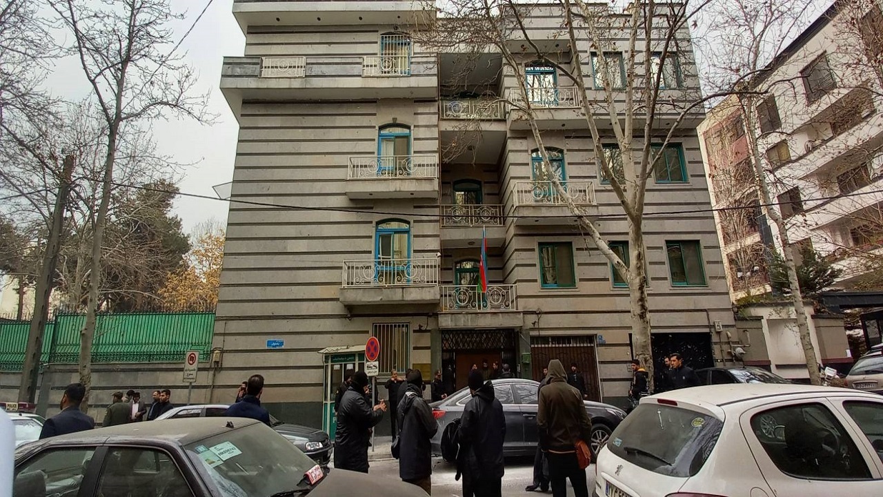 سفارت آذربایجان در تهران تعطیل نمی شود